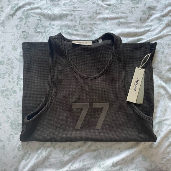 ESSENTIAL gray waffle short sleeve top - Picture 2 of 5